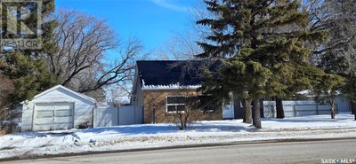 199 Government Rd N, House other with 3 bedrooms, 2 bathrooms and null parking in Stoughton SK | Image 1