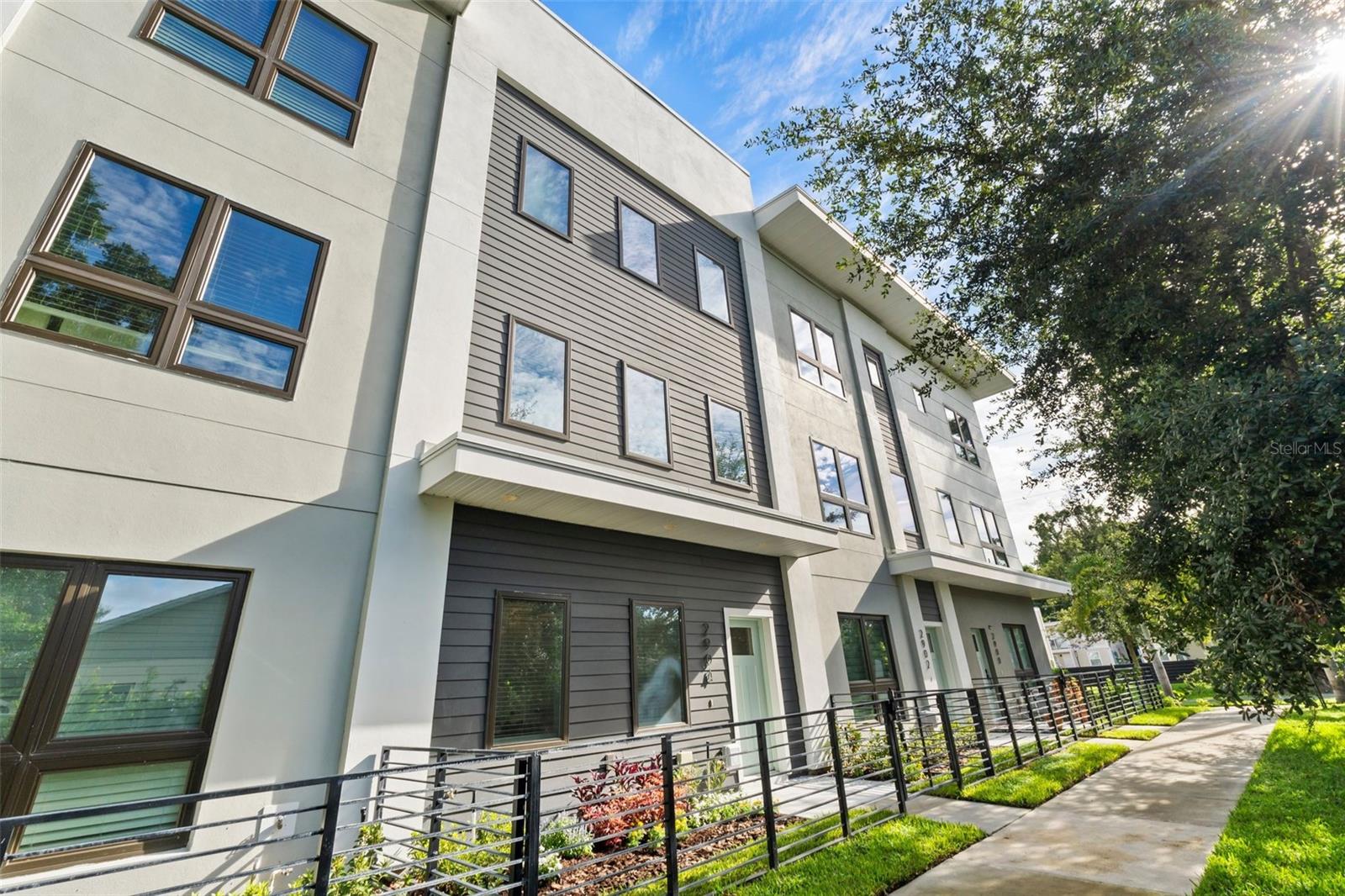 Sylvan Ave, Orlando, FL 32806