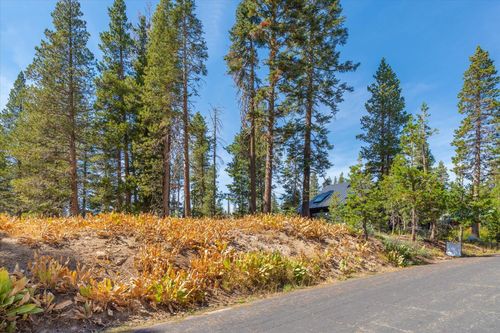 8435 Hillside Dr, Soda Springs, CA, 95724 | Card Image