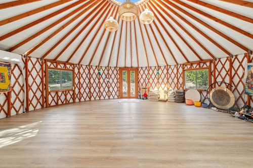 321 Lea Ln, Wimberley, TX, 78676-4909 | Card Image