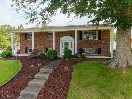 1701 19th Ave, Parkersburg, WV, 26101-9321 | Card Image