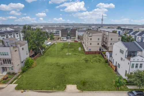 2818 Wingate St, Fort Worth, TX, 76107-1978 | Card Image