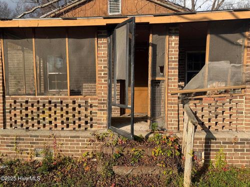 413 Brinkley Ave, Plymouth, NC, 27962-1703 | Card Image