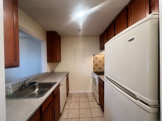 APT-14 - 70 Brown Ave, Condo with 2 bedrooms, 2 bathrooms and null parking in Griswold CT | Image 6
