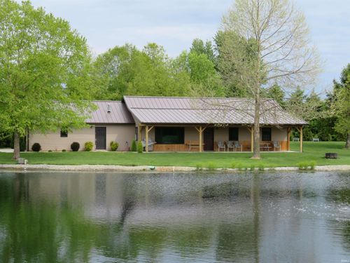 15670 County Road 42, Goshen, IN, 46528-6943 | Card Image