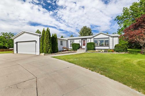 1001 Applewood Dr, Buhl, ID, 83316-6178 | Card Image