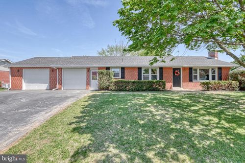 1895 Douglas Dr, CARLISLE, PA, 17013-1018 | Card Image