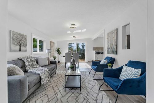 17 Big Hill Way Se, Airdrie, AB, T4A1M7 | Card Image