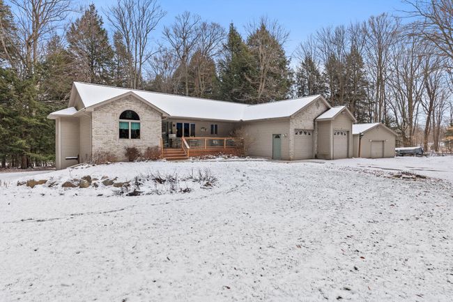 8632 W Blanchard Rd, House other with 7 bedrooms, 3 bathrooms and null parking in Blanchard MI | Image 5