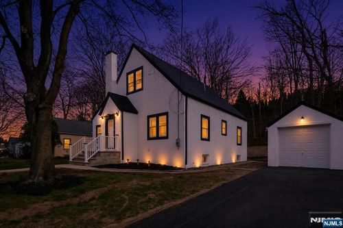 31 Saint Moritz Pl, Wayne, NJ, 07470-6231 | Card Image