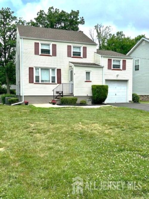 220 Penfield Pl, Dunellen, NJ, 08812-1627 | Card Image