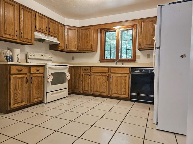 UNIT-5 - 58 Branch Tpke, Condo with 3 bedrooms, 2 bathrooms and null parking in Concord NH | Image 6
