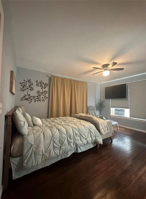 2-4302 Polk St, Houston, TX, 77023-1847 | Card Image