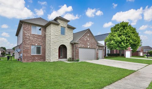 16417 Bishopsgate Dr, Macomb, MI, 48044-1133 | Card Image