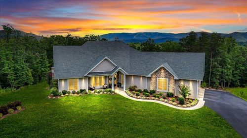 2920 Taylor Ln, Elliston, VA, 24087-3200 | Card Image