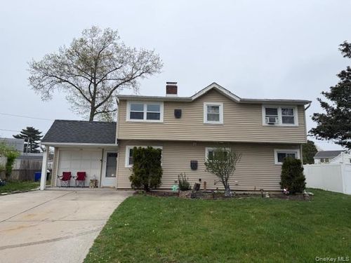 176 Kingfisher Rd, Levittown, NY, 11756-2142 | Card Image