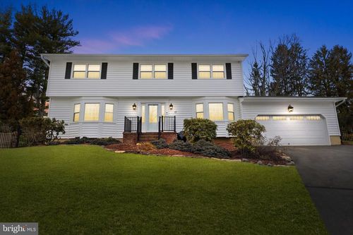 17 Yeger Rd, West Windsor, NJ, 08550-2811 | Card Image