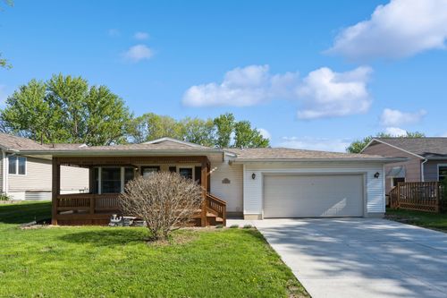 1009 11th Ave, Orion, IL, 61273-9624 | Card Image