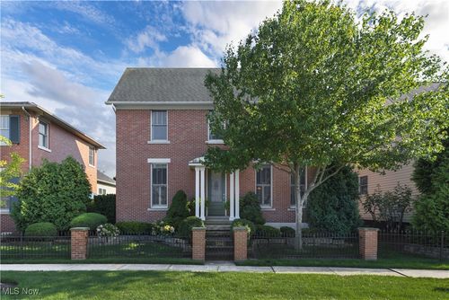 32041 Kossuth Dr, Avon Lake, OH, 44012-2941 | Card Image