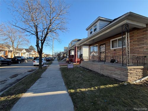 12091 Sobieski St, Hamtramck, MI, 48212-2733 | Card Image