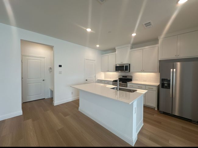 8980 Samara St, Townhouse with 3 bedrooms, 3 bathrooms and null parking in Frisco TX | Image 6