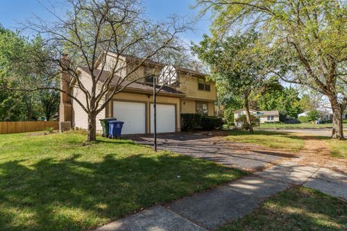 3955 Daffodil Dr, Columbus, OH, 43230-1011 | Card Image