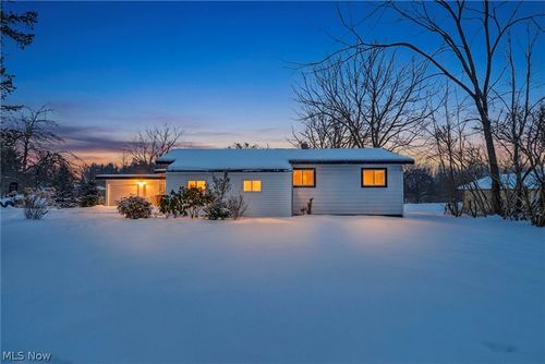 3959 Beach Rd, Medina, OH, 44256-8402 | Card Image