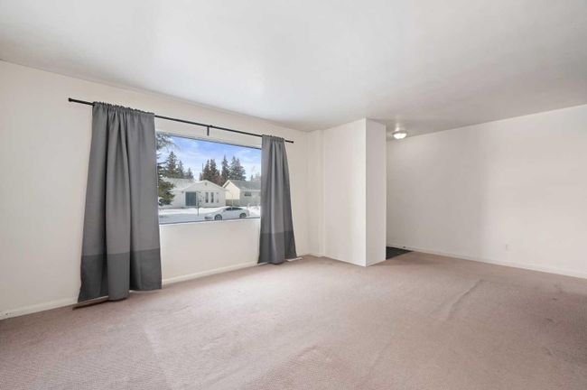 173 Gordon Drive Sw, Home with 4 bedrooms, 2 bathrooms and 2 parking in Calgary AB | Image 4