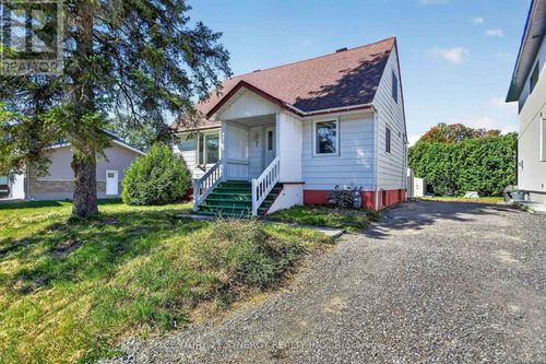 7 Norice St, Nepean, ON, K2G2X2 | Card Image