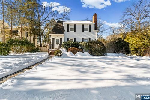 80 Prospect Ave, Westwood, NJ, 07675-2936 | Card Image