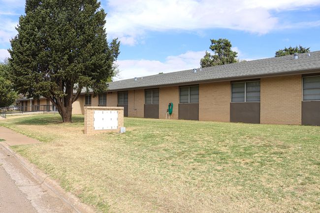 202 W 3 Rd St, Home with 0 bedrooms, 0 bathrooms and null parking in Hale Center TX | Image 21