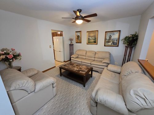 m507-9377 Landings Ln, Des Plaines, IL, 60016-5213 | Card Image