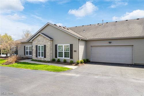 2073 University Commons Dr Se, Massillon, OH, 44646-7512 | Card Image