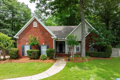 211 Branch Dr, CHELSEA, AL, 35043-6915 | Card Image