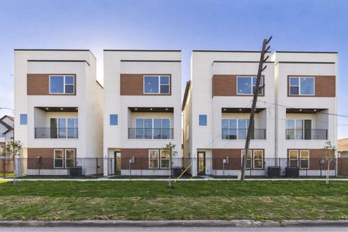 2413 Harrington St, Houston, TX, 77026-7323 | Card Image