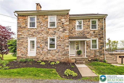 4493 Mount Pleasant Rd, Bangor, PA, 18013-4519 | Card Image