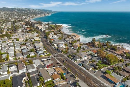 217 Wave St, Laguna Beach, CA, 92651-1489 | Card Image