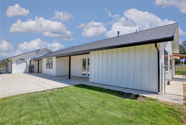 Back patio with Grass area | Image 10