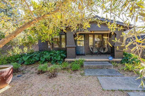 945 Brown Street, St. Helena, CA, 94574 | Card Image