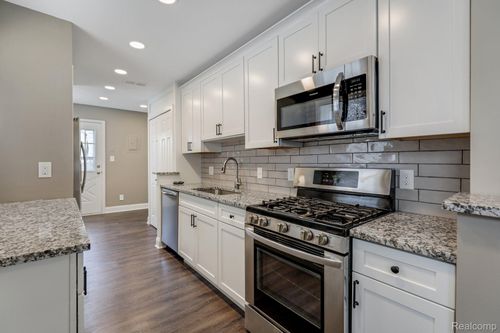 811 Humphrey Ave, Birmingham, MI, 48009-1776 | Card Image