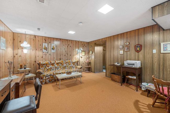 8 Foley Road Se, House other with 3 bedrooms, 1 bathrooms and 3 parking in Calgary AB | Image 22