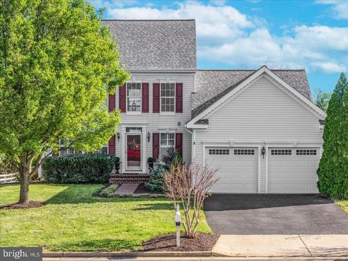 17124 Magic Mountain Dr, ROUND HILL, VA, 20141-4400 | Card Image