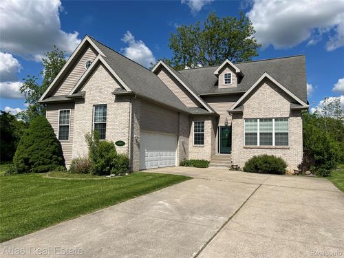 4440 Colby Ct, Burton, MI, 48519-1281 | Card Image