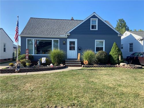 30195 Truman Ave, Wickliffe, OH, 44092-1725 | Card Image