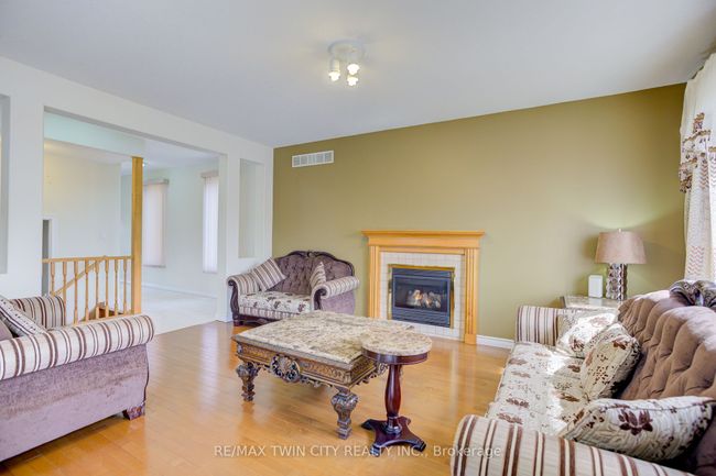 106 Country Clair St, House other with 3 bedrooms, 4 bathrooms and 2 parking in Kitchener ON | Image 7