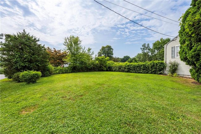 Side Yard | Image 23
