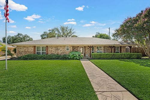 1608 Delta Dr, Arlington, TX, 76012-1720 | Card Image