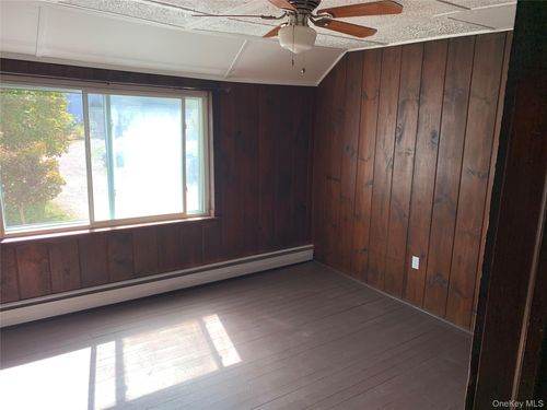 1860 E Main St, Mohegan Lake, NY, 10547-1226 | Card Image