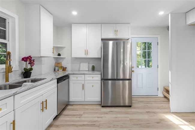 1959 Oana St Sw, House other with 3 bedrooms, 2 bathrooms and 2 parking in Atlanta GA | Image 12