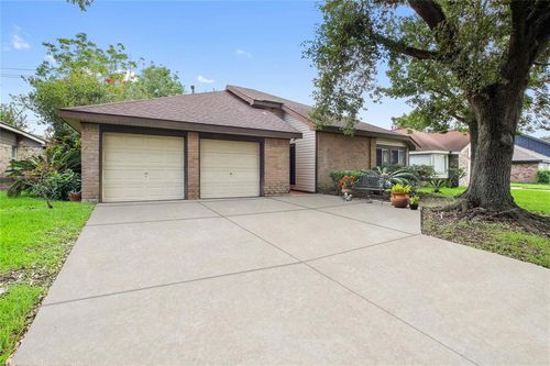 343 Richvale Ln, Webster, TX, 77598-2552 | Card Image